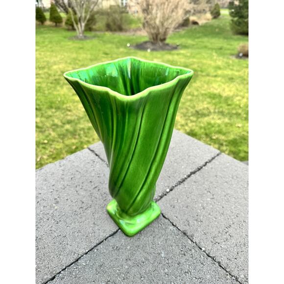VTG Camark Pottery Emerald Jade Green Square Swirl Twirl Vase 12-1/4”~No Marking - Picture 6 of 10